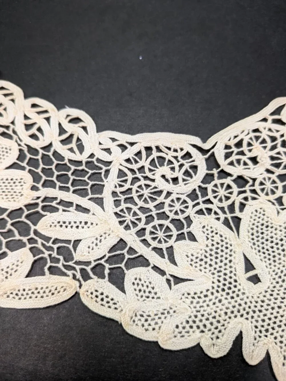 Vintage White Lace Statement Collar 1 Piece Pointed Leaf Motif for Elven Cosplay